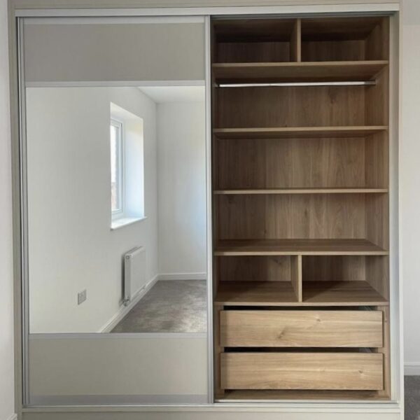 Fitted sliding wardrobes