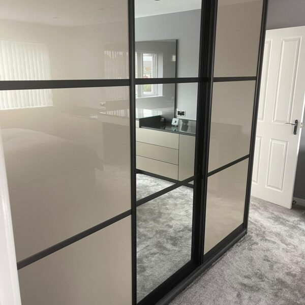 Mirrored sliding wardrobes